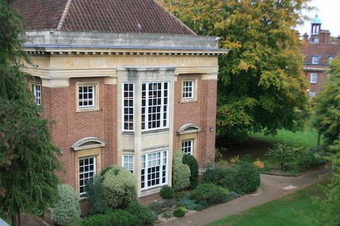 Welcome to St Hugh's JCR